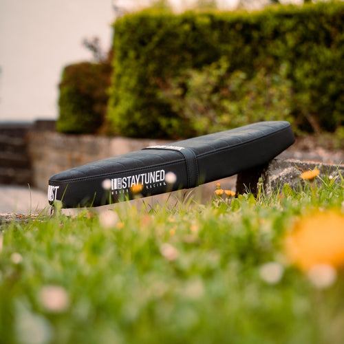 NEVER NOT RACING - Sitzbank