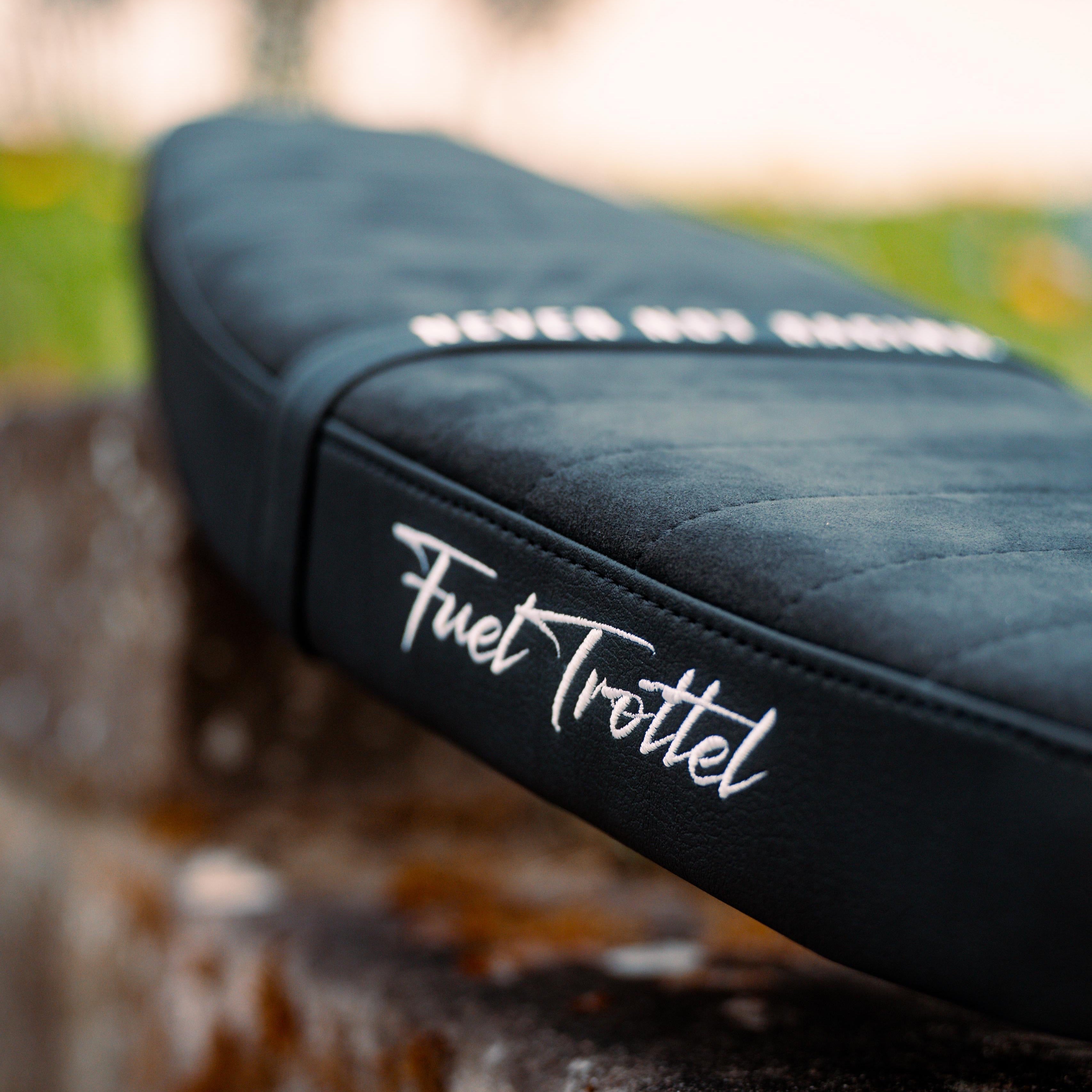 NEVER NOT RACING - Sitzbank